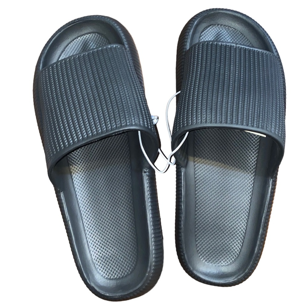 New Women’s Black Slides Size Small (7-8)